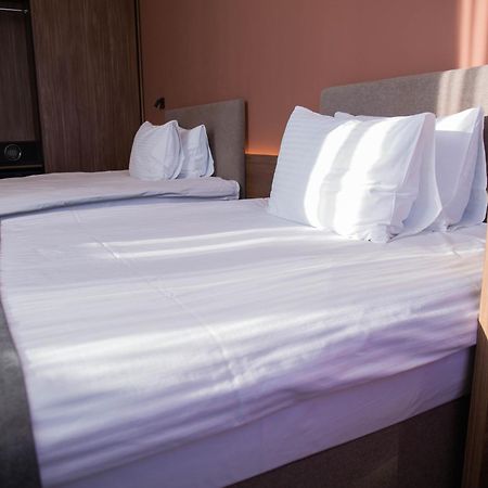 Small Hotel Vinnytsia Exterior photo